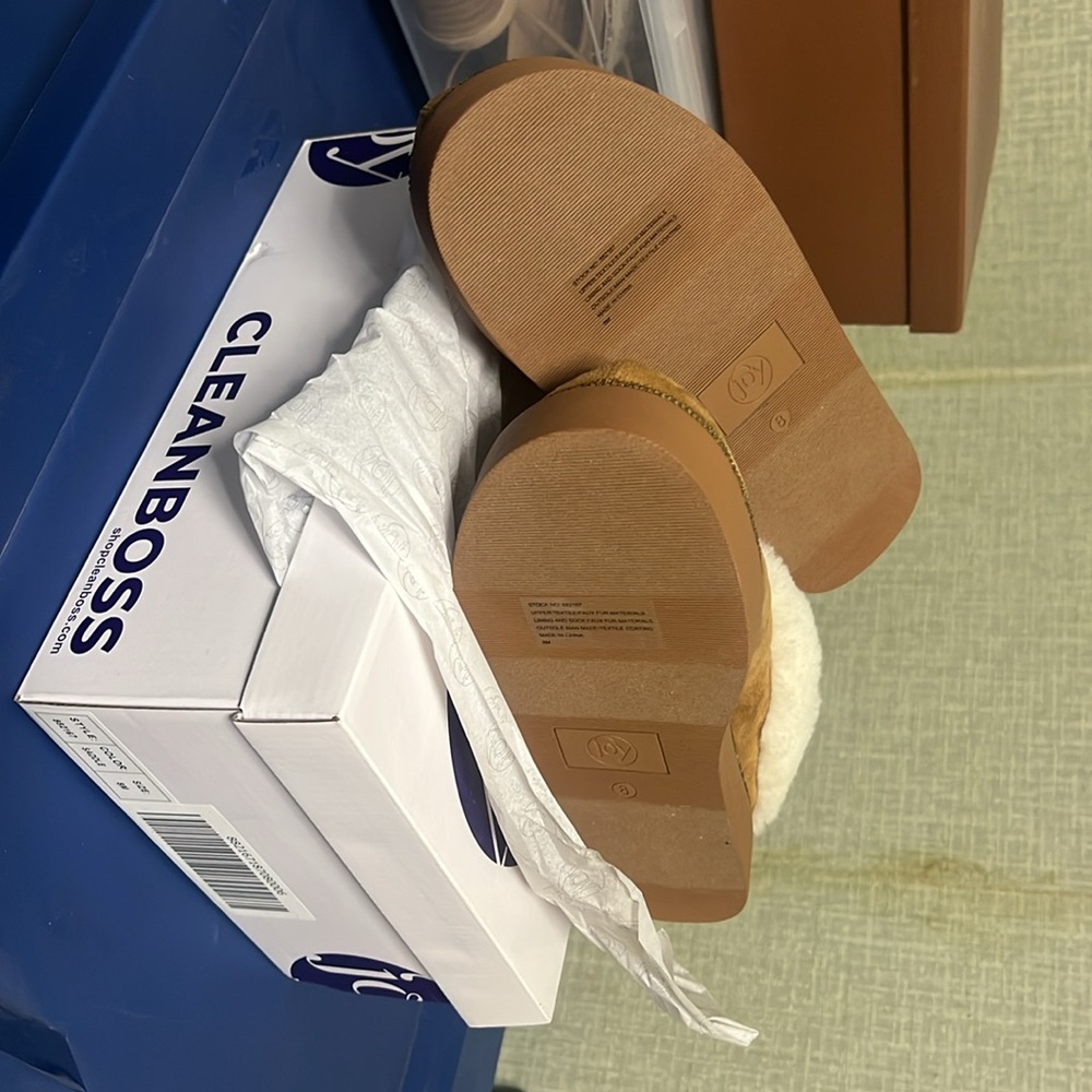 NIB - JOY CLEAN BOSS COMFORT SLIPPERS -SIZE 8 -SADDLE - Picture 8 of 11